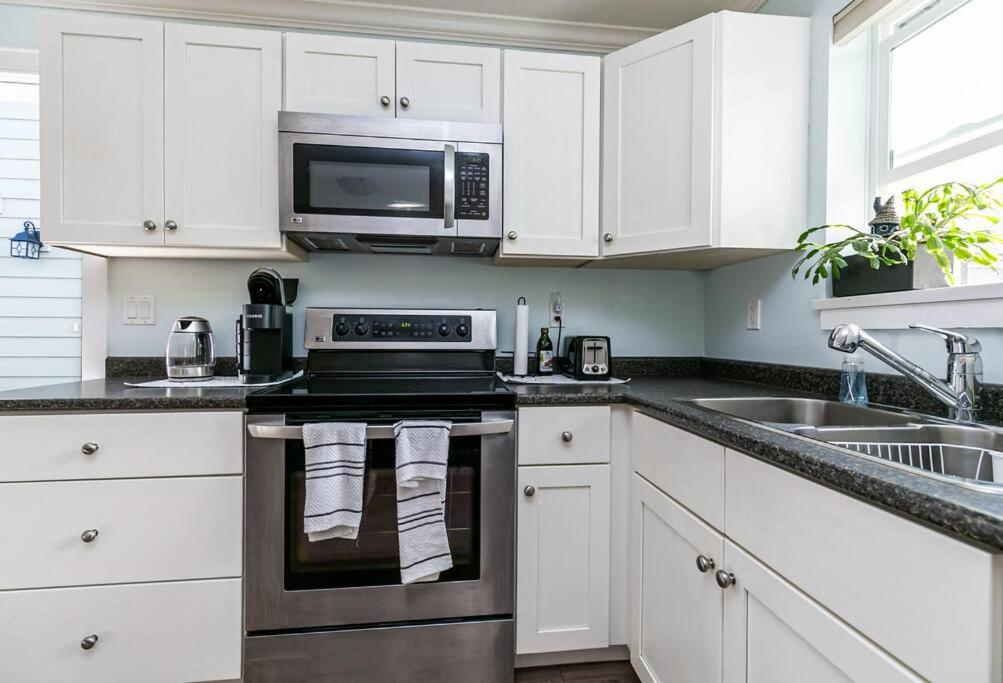 Great 1-bedroom Near Downtown Langford Appartement